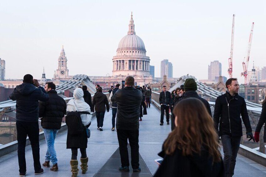 Uncover London from Big Ben to Royal Residences with Mobile App 