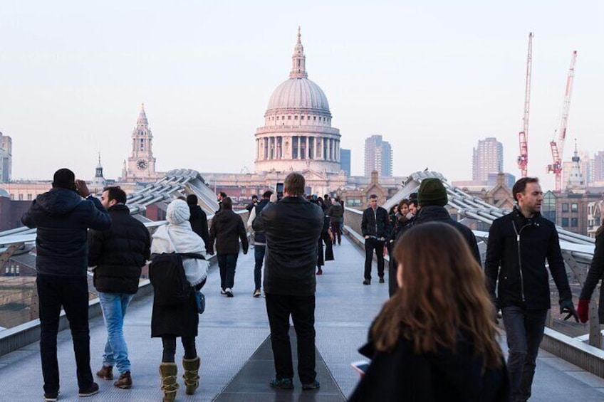 Uncover London from Big Ben to Royal Residences with Mobile App