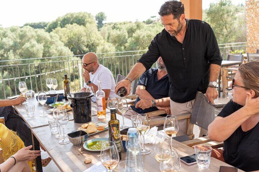 The Six o'clock Wine Tasting in Kefalonia Greece