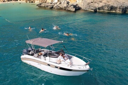 マルタのプライベートボートチャーター（家族や友人向け）