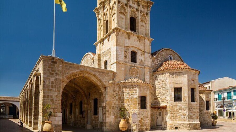 Authentic Cyprus Tour from Aya Napa, Protaras, Larnaca in Italian