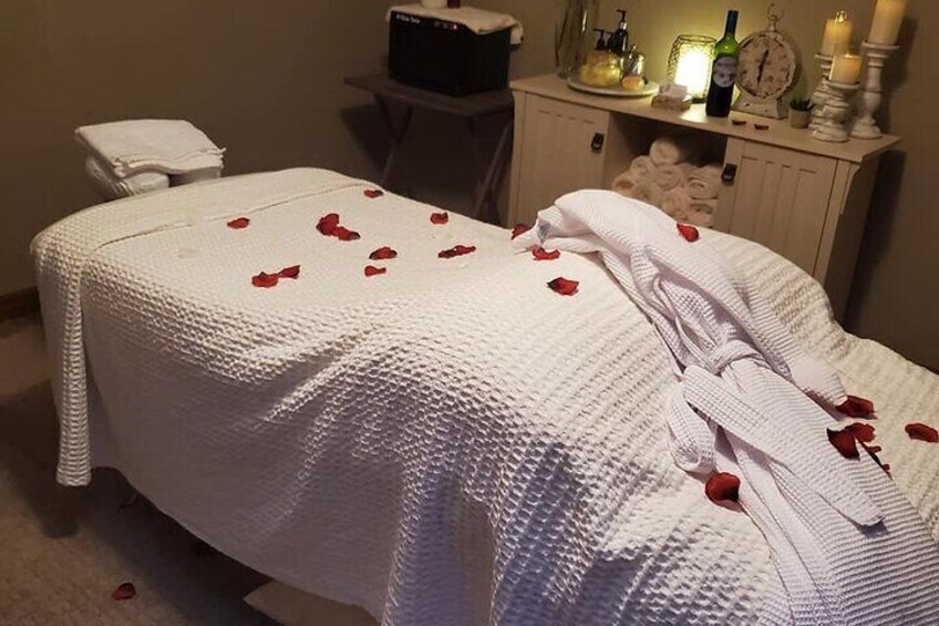 Bed of Roses Massage 