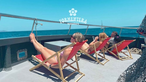Ibiza: Formentera Cruise with Paella, OpenBar & Water Sports