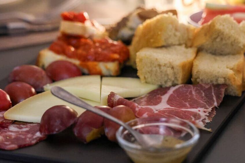 Tuscan Light lunch in the cellar in Montepulciano