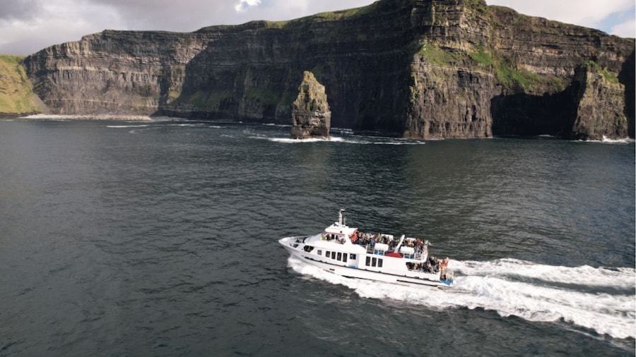From Dublin: Boat Tour to the Cliffs of Moher & Aillwee Cave
