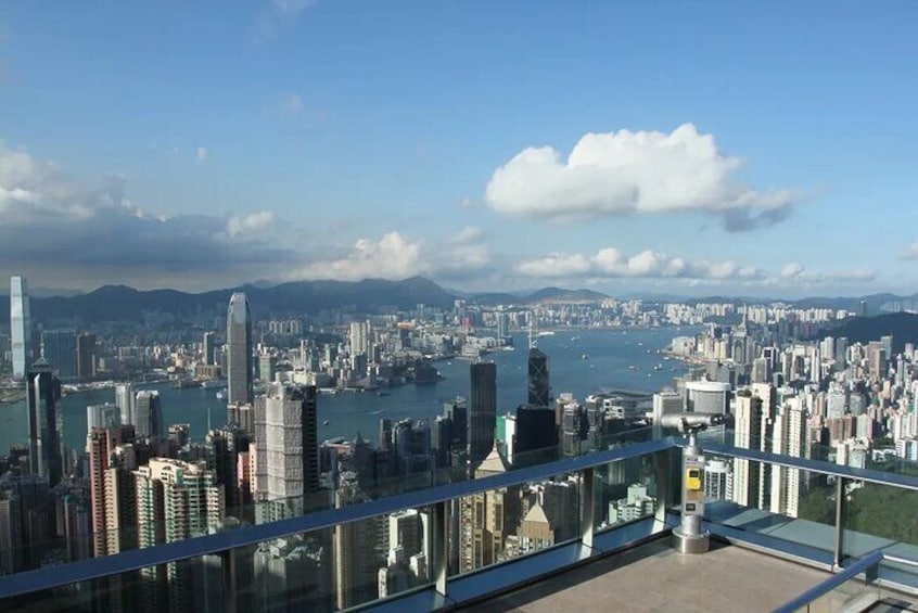 Sky Terrace 428 offers a stunning panoramic view across Hong Kong