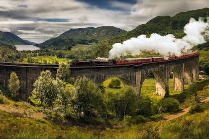 Hogwarts Express Jacobite Train and Loch Ness Tour from Edinburgh