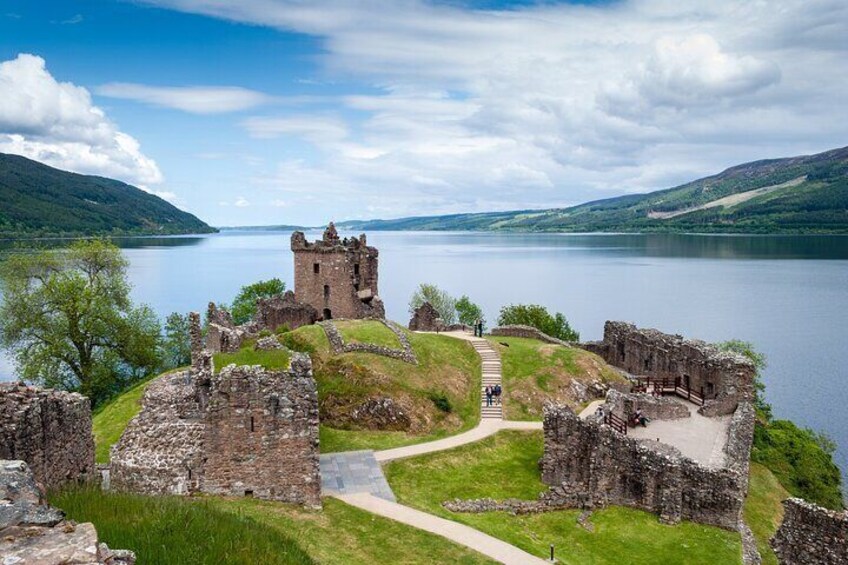 Urquhart Castle / Loch Ness