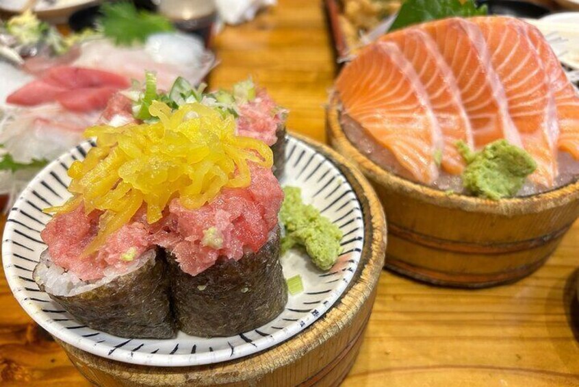 Tokyo: Shibuya Food Tour with 15 Dishes at 4 Eateries