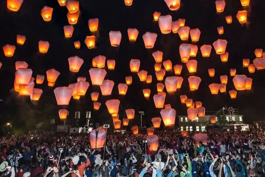 Half Day Private Tour: Jiufen, Shifen Waterfall & Pingxi Sky Lantern