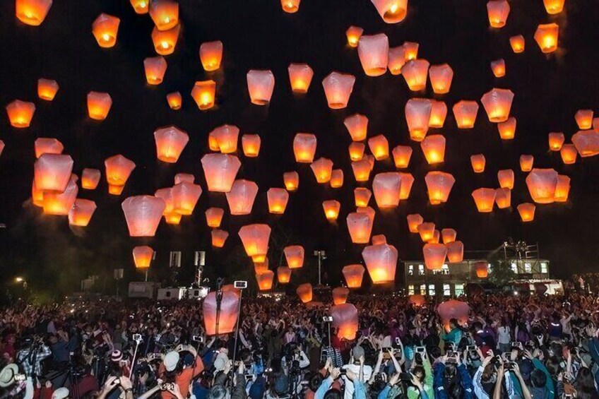 Half Day Private Tour: Jiufen, Shifen Waterfall & Pingxi Sky Lantern