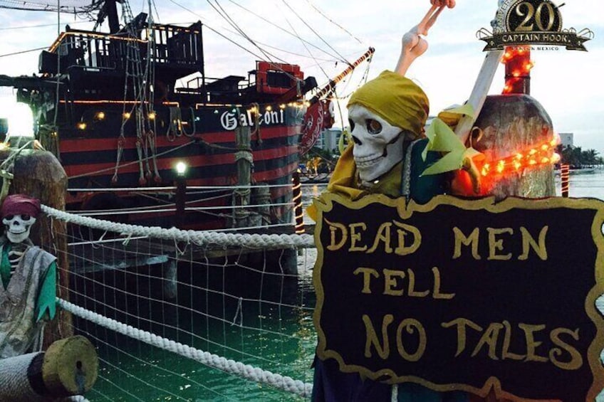 Capitan Hook, Pirates Show and Ship Dinner at Cancun