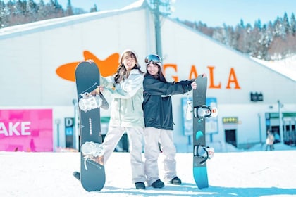 Niigata: Gala Yuzawa Lift Ticket & Gear Rental Packages (1 day)