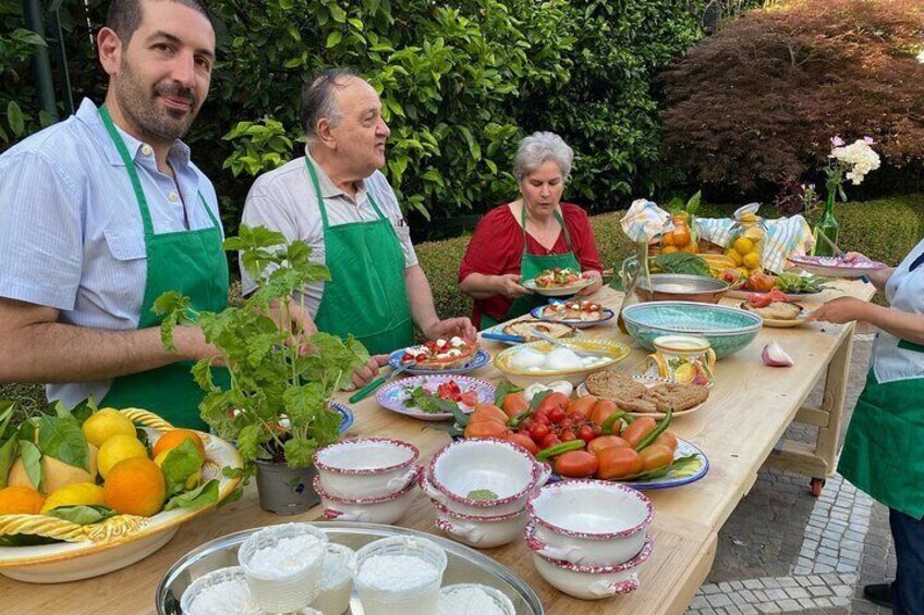 Mozzarella experience and tasting in Naples