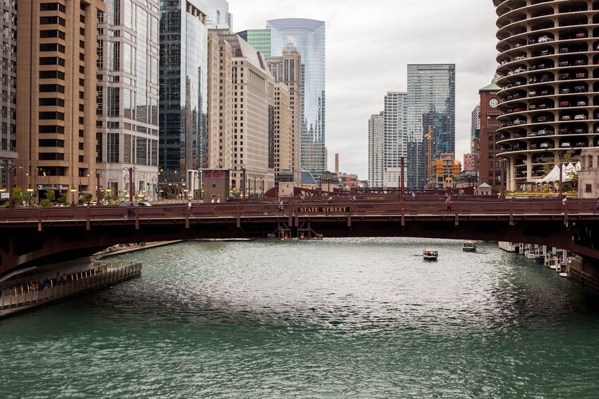 Welcome to Chicago: Walking Audio Tour