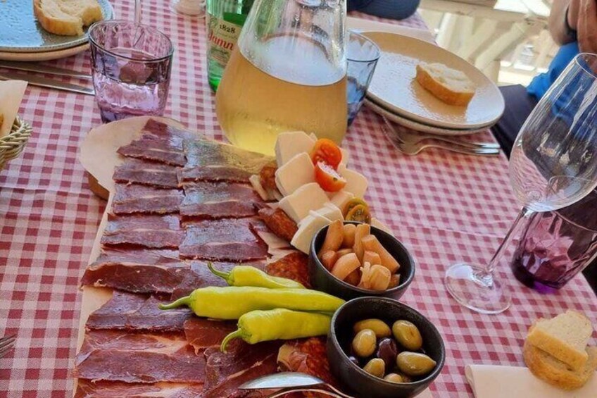 Exploring Dubrovnik And Having Lunch In The Countryside