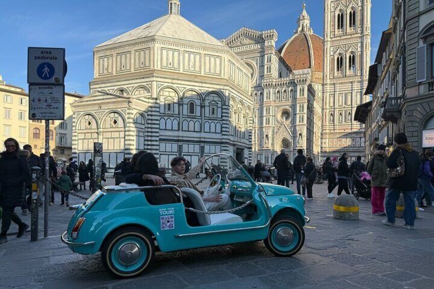 Discover Florence city center on e-cabriot fiat 500