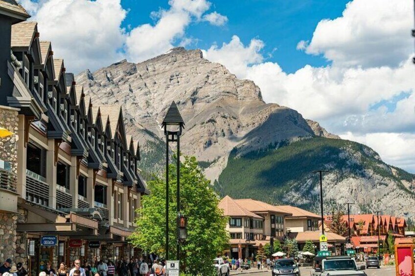 Banff Town Walking Tour Includes Refreshment and Sweet Treat