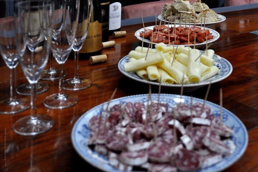 Douro Valley and Minho Region with Chef and Boat Lunch