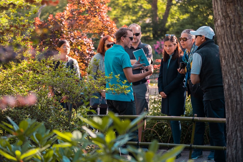 Small Group Versailles and Giverny from Paris