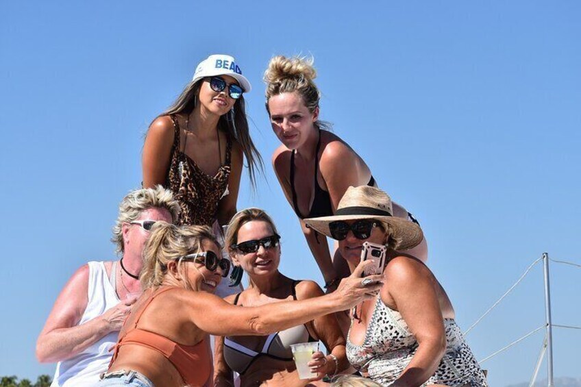 Sunset Boat Tour Includes open bar and light food