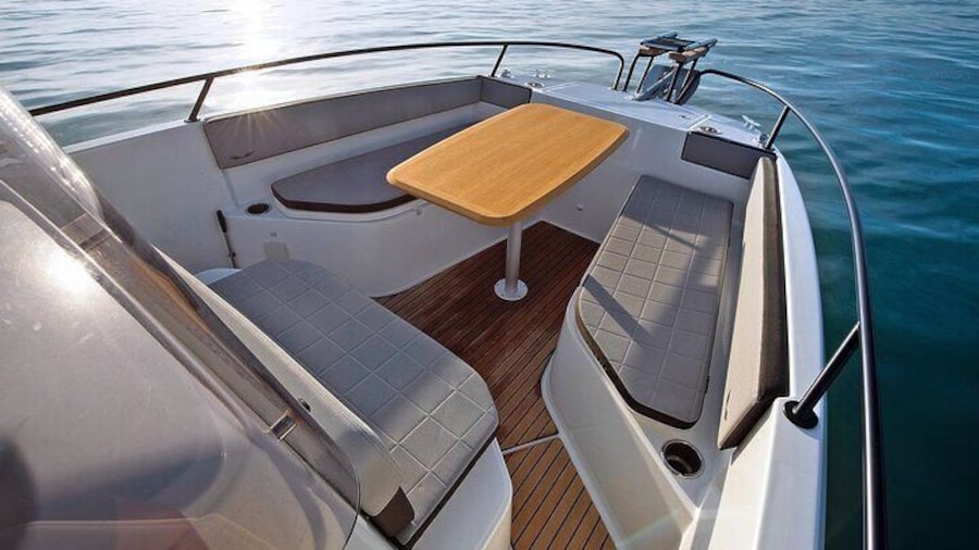 Private Cruise with swimming in Athenian Riviera