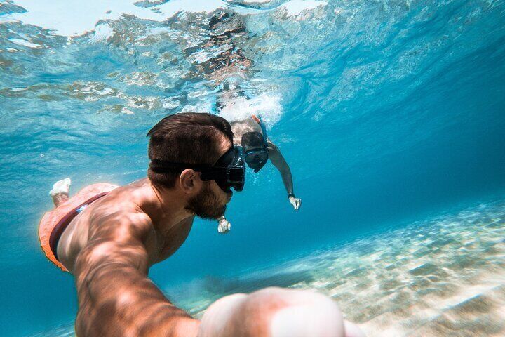 Private Cruise with swimming in Athenian Riviera