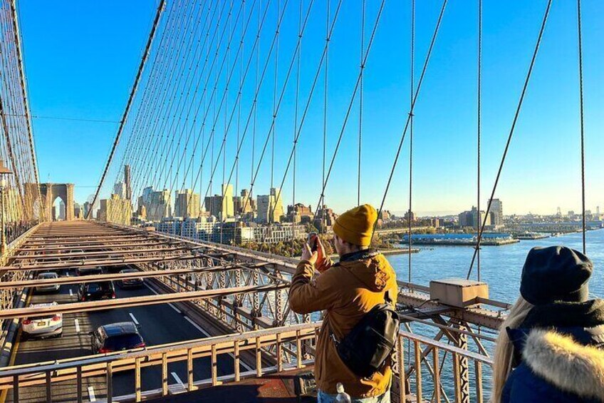 Looking westward on the Brooklyn Bridge