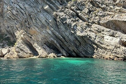 Sesimbra Boat Tour by the Coast in the Marine Park