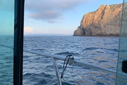 Sesimbra Boat Tour by the Coast in the Marine Park