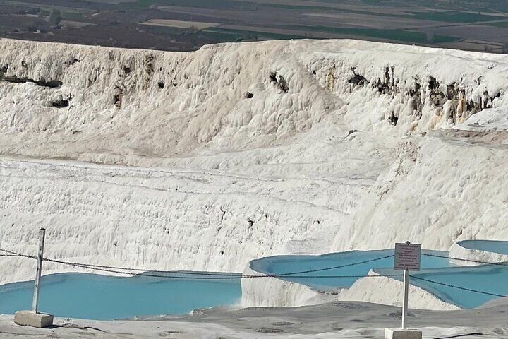 Pamukkale-Hierapolis(Cotton Castle