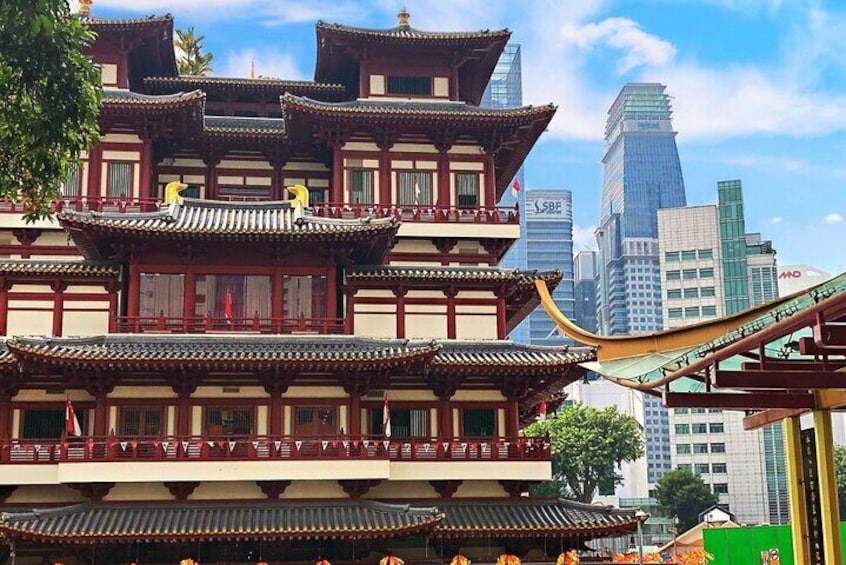 Buddha Tooth Relic Temple at Chinatown