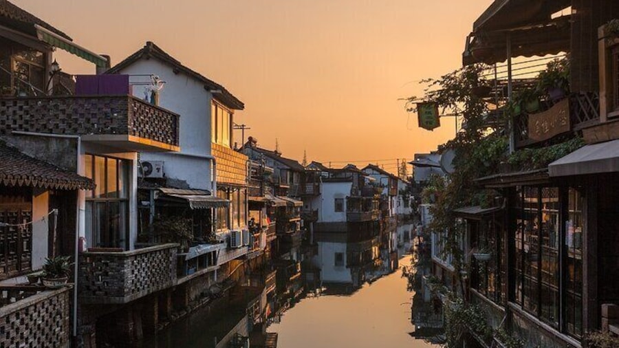 Half-Day Private Zhujiajiao WaterTown Tour with Boat Ride from SH