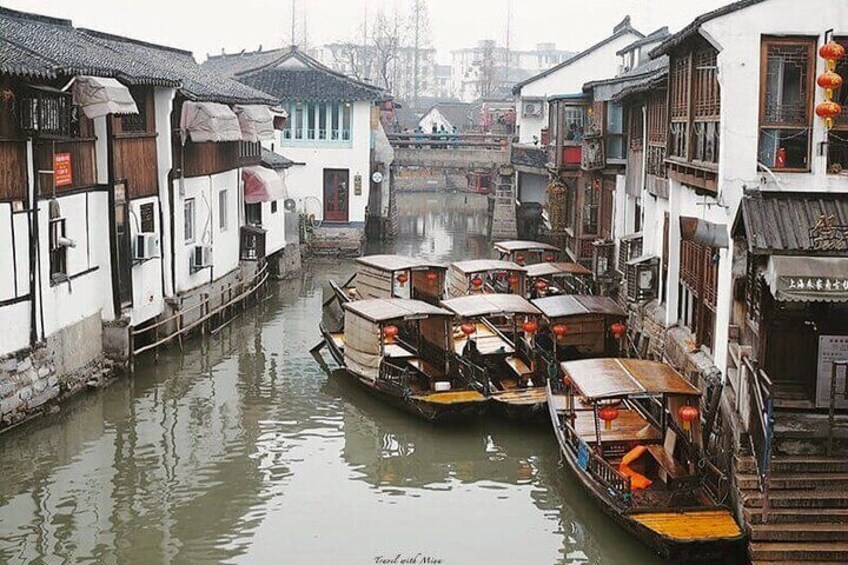 Half-Day Private Zhujiajiao WaterTown Tour with Boat Ride from SH