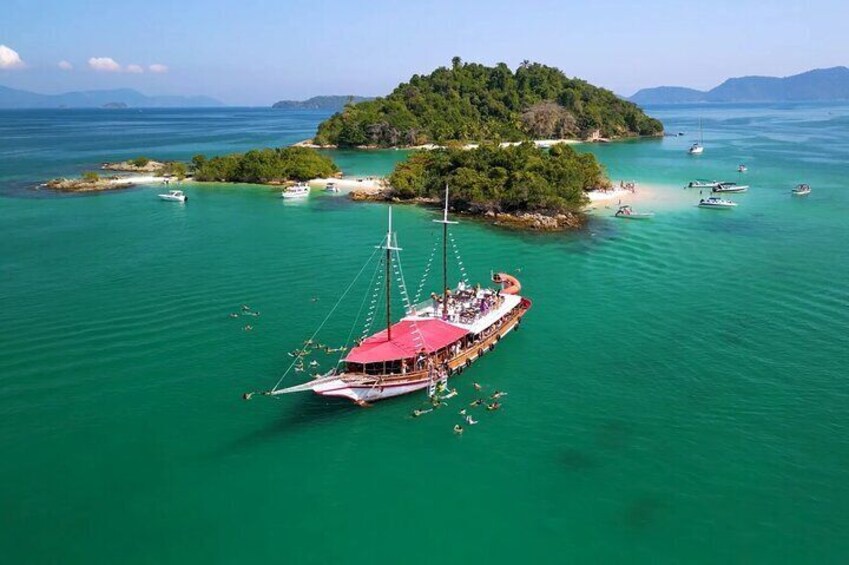 Regular Schooner Ride - Ilha Grande Tour