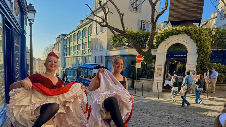 Paris: Immersive Montmartre Tour with a Cancan Dancer