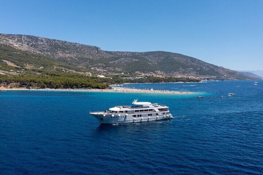 MS Mama Marija in front of Zlatni Rat beach