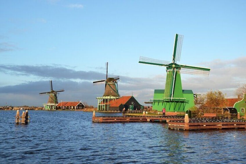 Keukenhof Lunch in Leiden Zaanse Schans Village from Amsterdam