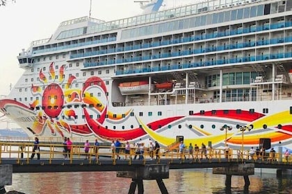The best of Antigua from Quetzal Port