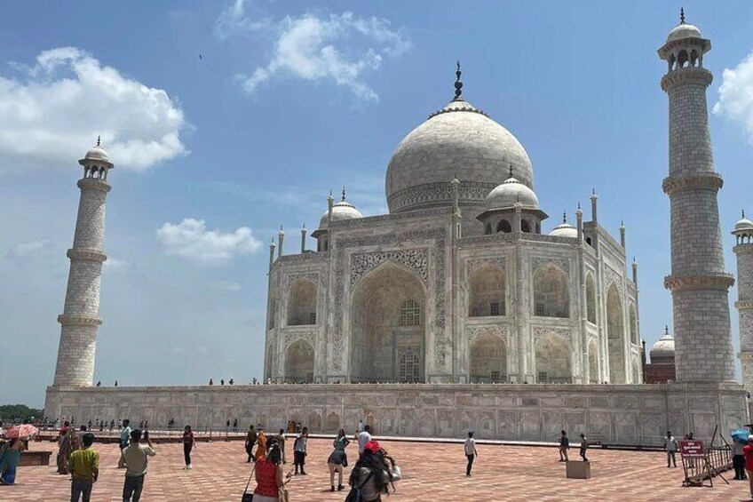 Enchanting Full Day Taj Mahal and Agra Fort Tour from Delhi/ NCR