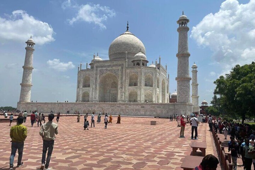 Enchanting Full Day Taj Mahal and Agra Fort Tour from Delhi/ NCR