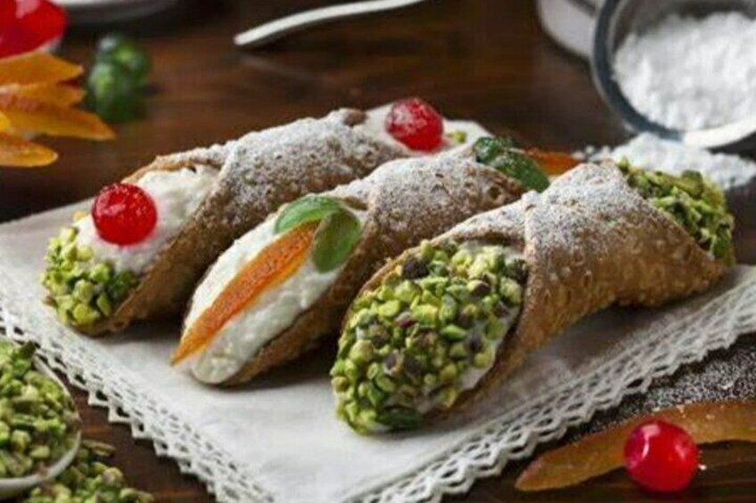 Cannoli - Sicilian dessert