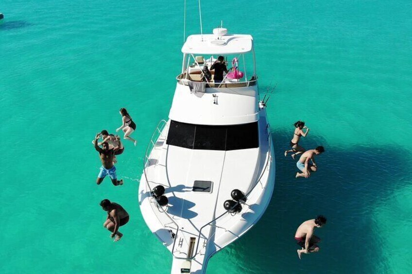 Private Half Day Yacht Charter in The Bahamas