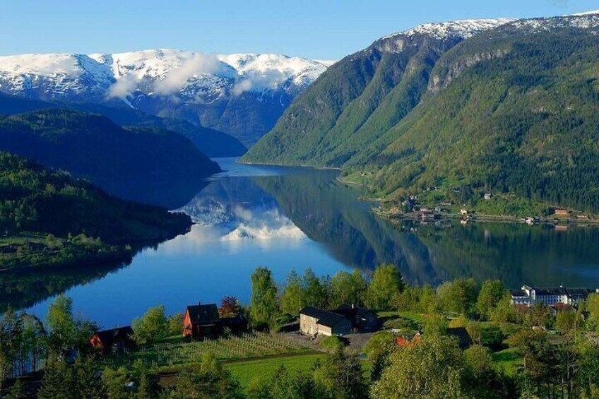 Hardangerfjord Tour with Voss Gondola and Waterfalls