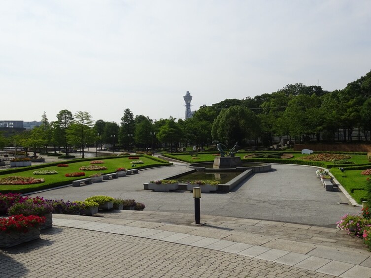 Tennoji District Walking Tour with Food Tasting -3hrs