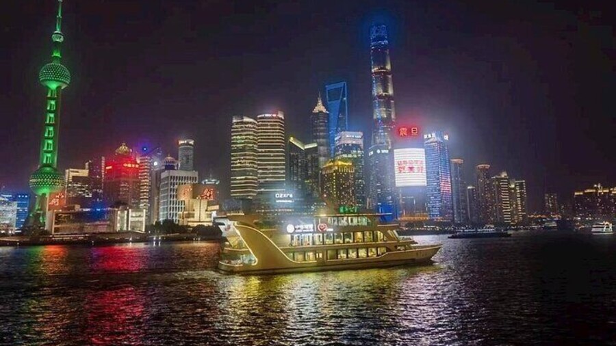 Shanghai Night River Cruise Tour and Yang's Dumpling Experience