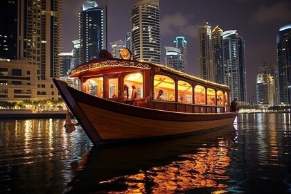Luxury Dhow Dinner Cruise at Dubai Marina(杜拜港口) 提供晚餐及接送服務