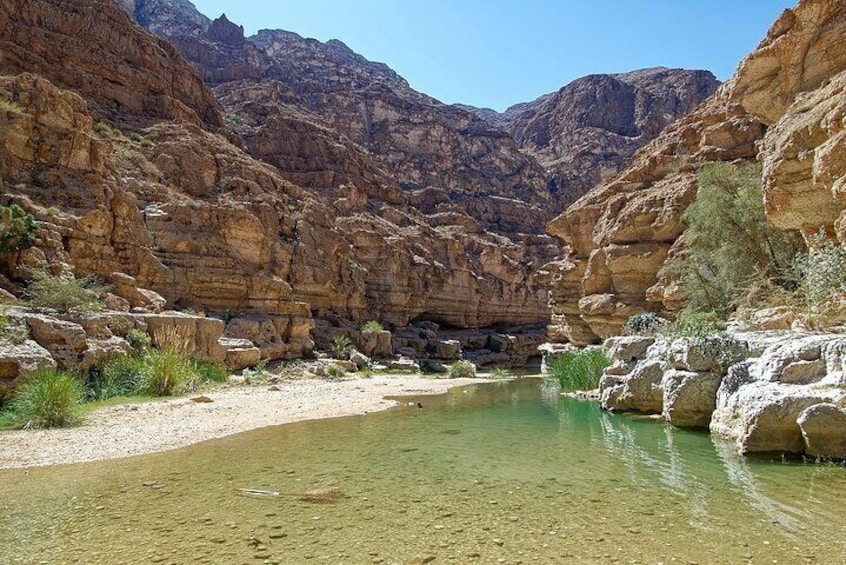 Private tour to Wadi Shab and Bimmah Sinkhole