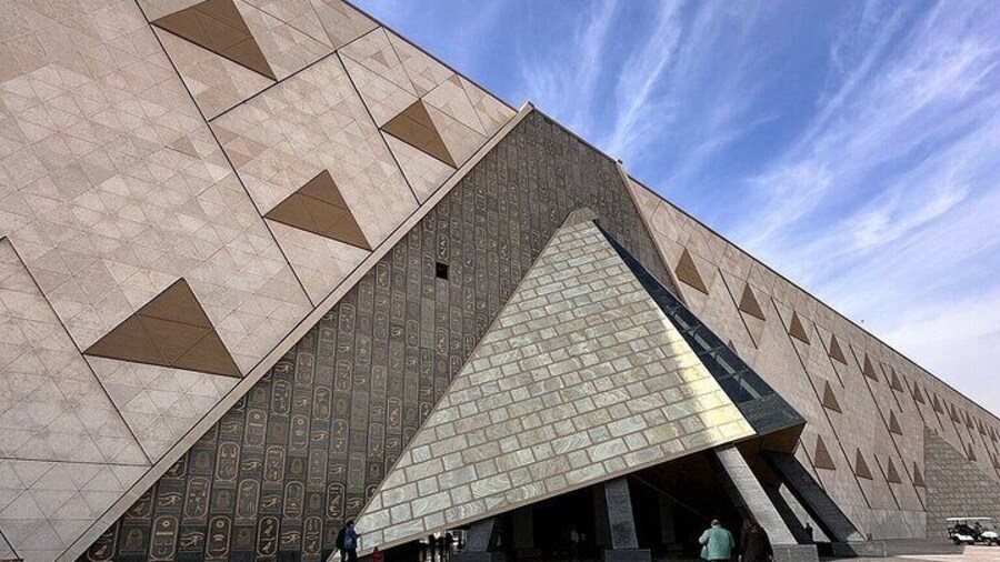 Private Tour Grand Egyptian Museum, Giza Pyramids and Camel Ride
