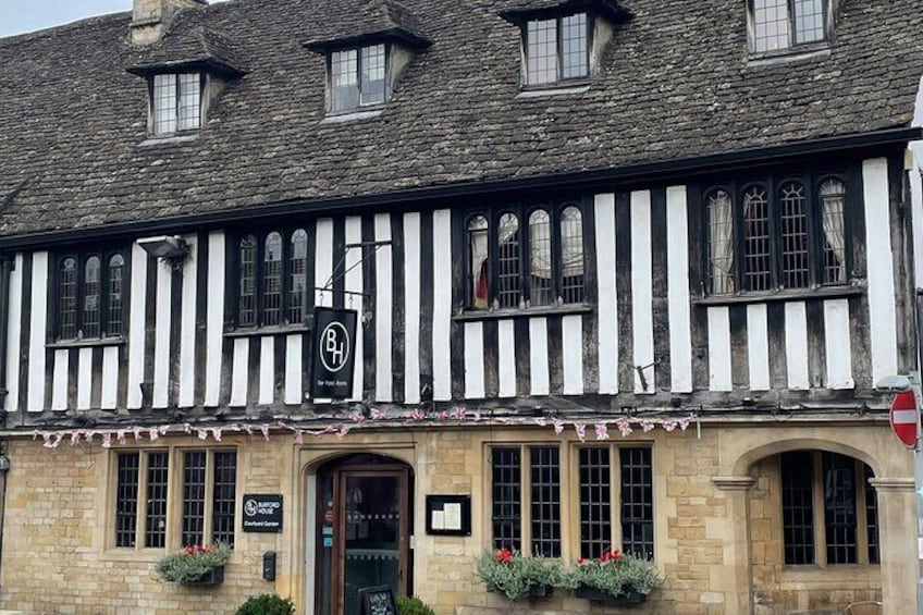 Gateway to the Cotswolds A Self Guided Audio Tour of Burford